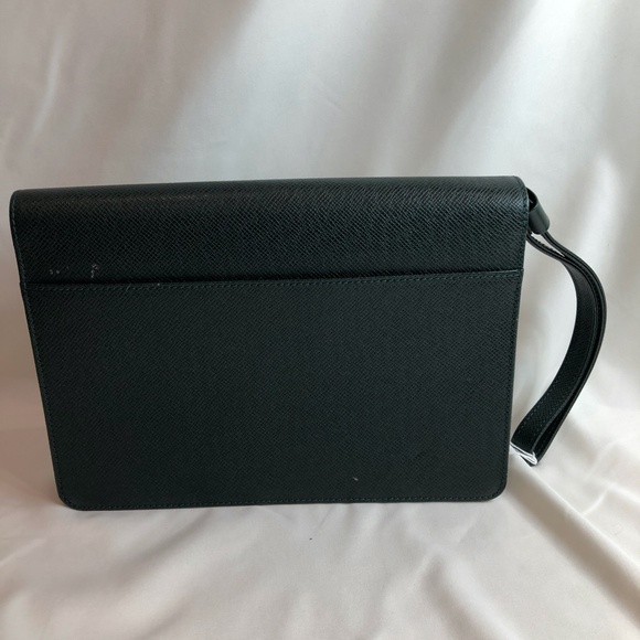 Louis Vuitton Green Taiga Clutch Pochette Sku#83917 - Picture 2 of 10